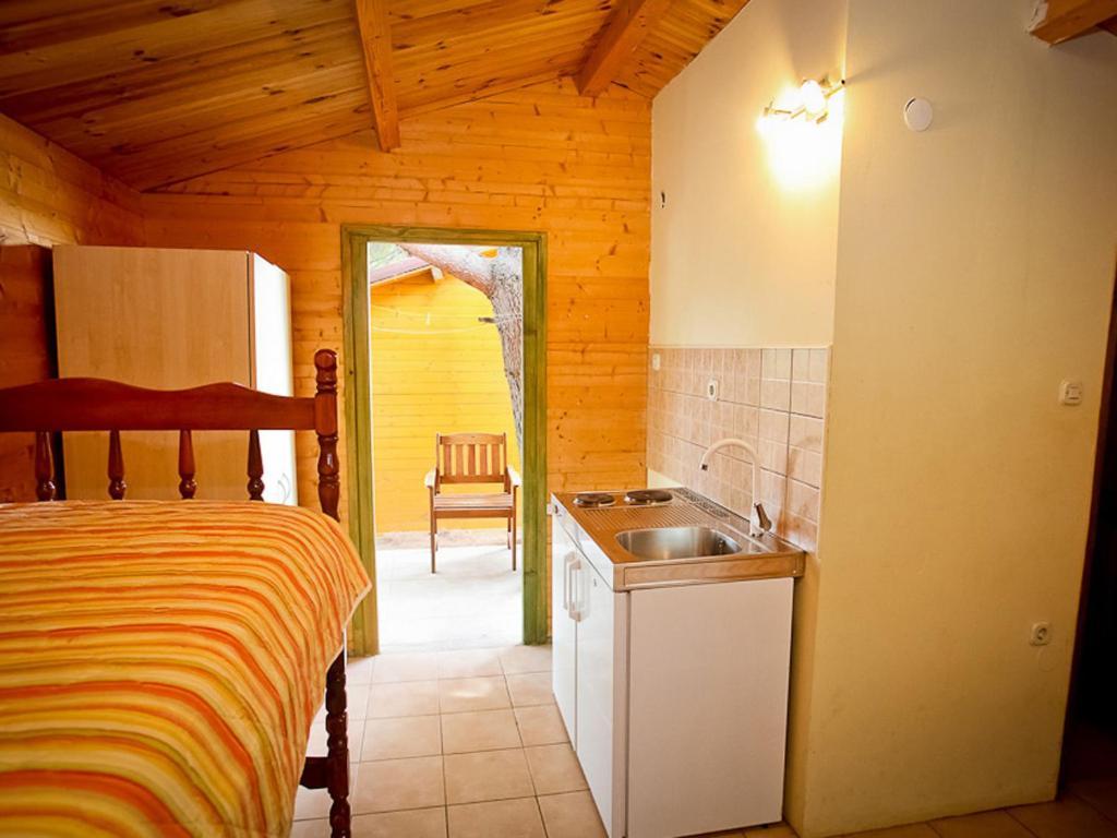 Bungalows Starine Tribunj Tribalj Екстериор снимка